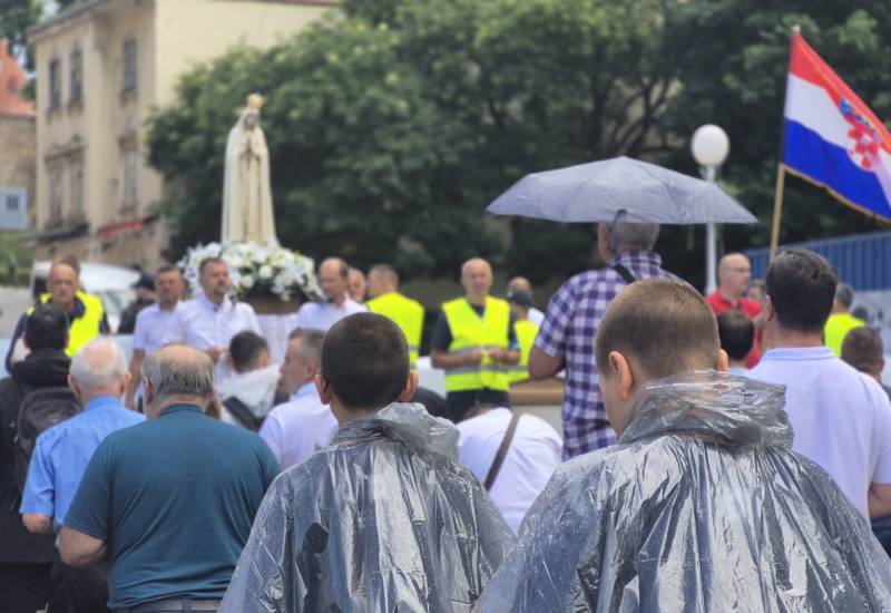 FOTO & VIDEO Usprkos kiši održana još jedna prva subota u mjesecu na Trgu